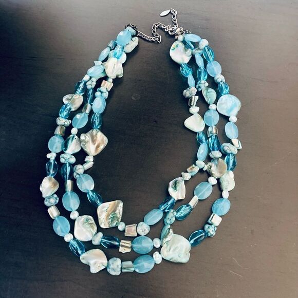 Shell Aqua Blue Necklace - Picture 2 of 4